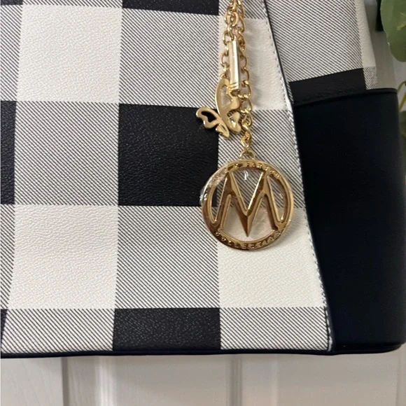 ❤️‍🔥PRICE DROPPED!NWOT MFK Collection handbag and wallet set - Picture 4 of 7